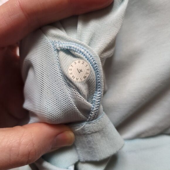 Lululemon Power Y Tank Luon Breezy Blue Size 4 Gym Workout Yoga - Picture 10 of 10